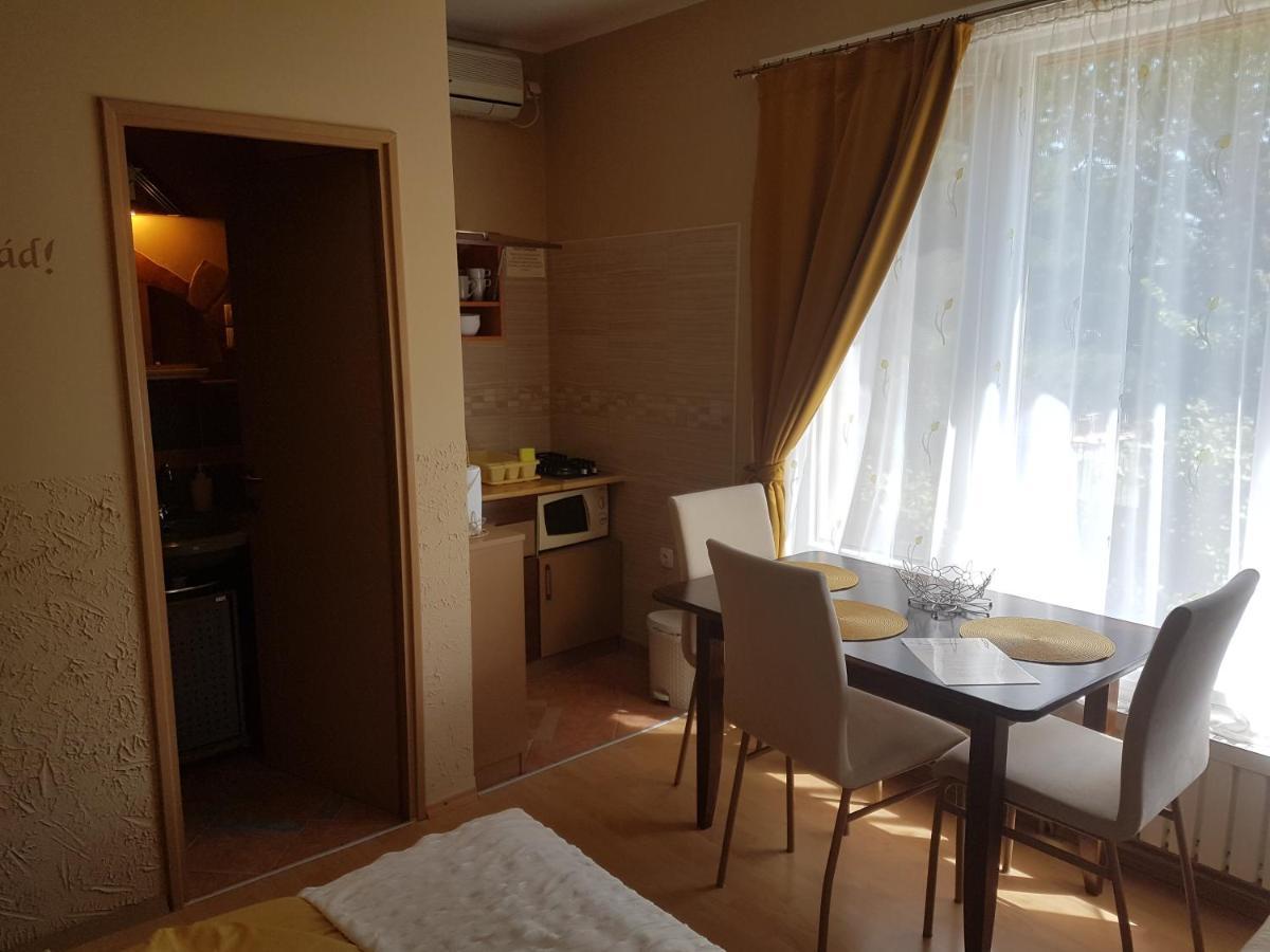 Rózsa Apartman Alsóörs Exterior foto