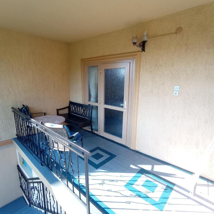 Rózsa Apartman Alsóörs Exterior foto